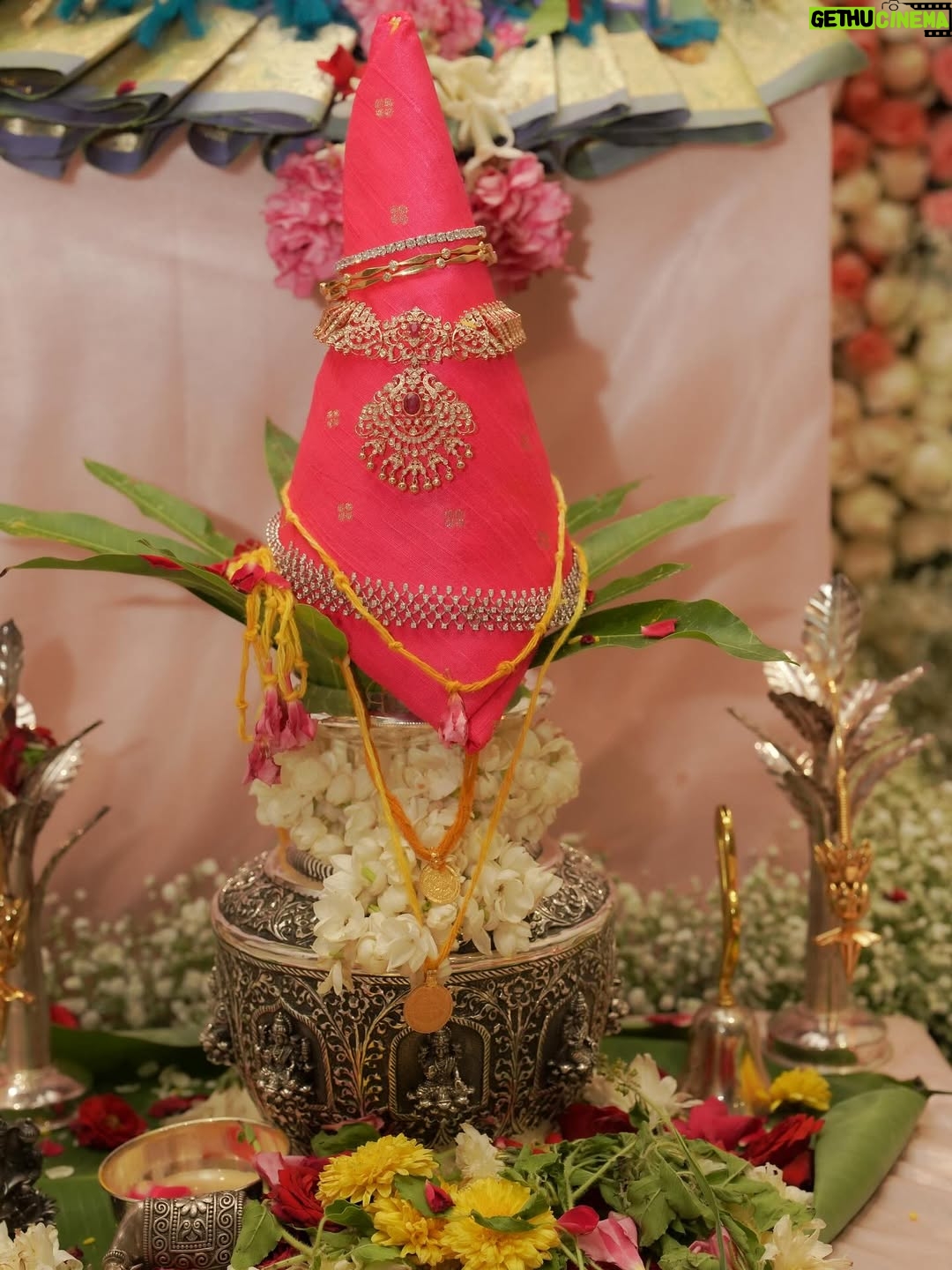 Nikki Galrani - 821K Likes - Blessings on Blessings 🧿♥️🌸✨
#VaralakshmiPooja

Hair by @naturalssalon 
Blouse by @bandananarulaofficial 
Jewellery by @chennaidiamonds 
Decor by @atulyaevents 
Shot by @camerasenthil ✨