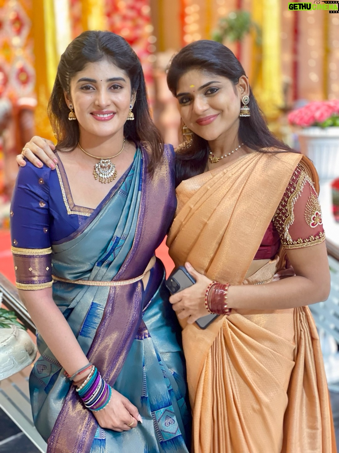 Nimeshika Radhakrishnan - 28K Likes - 💙Raadhai Manadhil❤️🦋😘
@nimeshikaradhakrishnan 
#love #friendship #saree #festival #trending #smile