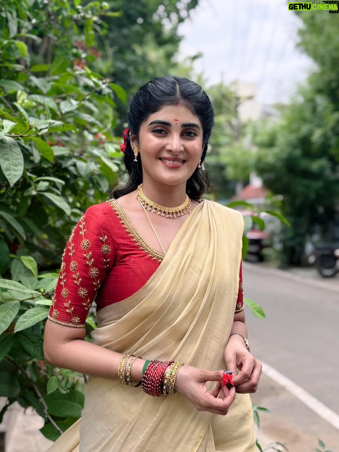 Nimeshika Radhakrishnan - 25K Likes - Avan than Enavanahhh🤭❤️🤍🦢🦢🤍❤️
@banglesofkraftiverse