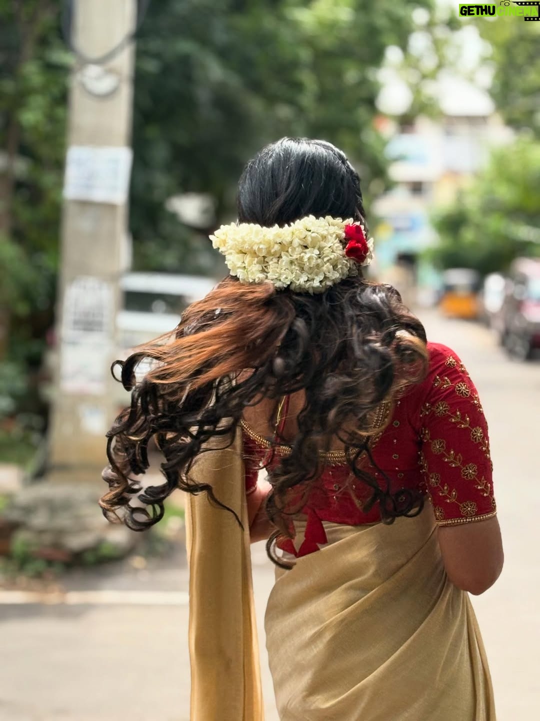 Nimeshika Radhakrishnan - 25K Likes - Avan than Enavanahhh🤭❤️🤍🦢🦢🤍❤️
@banglesofkraftiverse