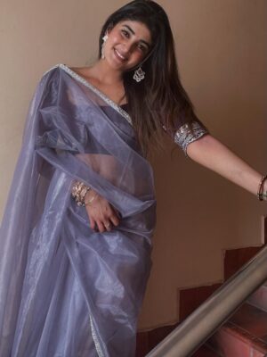 Nimeshika Radhakrishnan Instagram - 💜🫠💜
@weaves_of_sarees