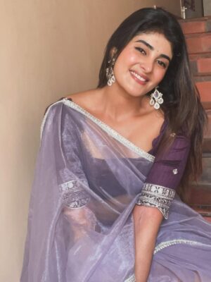 Nimeshika Radhakrishnan Instagram - 💜🫠💜
@weaves_of_sarees