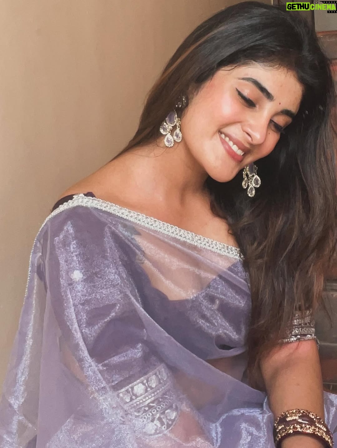 Nimeshika Radhakrishnan - 48.5K Likes - 💜🫠💜
@weaves_of_sarees