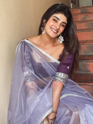 Nimeshika Radhakrishnan Instagram - 💜🫠💜
@weaves_of_sarees