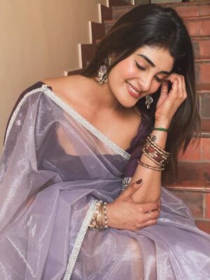 Nimeshika Radhakrishnan Instagram - 💜🫠💜
@weaves_of_sarees