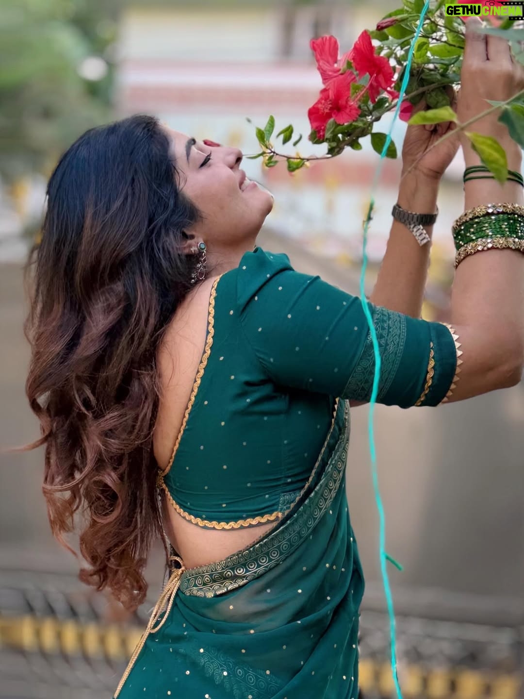 Nimeshika Radhakrishnan - 30.2K Likes - 🍀☘️🍁🍁☘️🍀Bottled up with Love in &out 🌷
📸 : @bhuvana__official__ 🫠