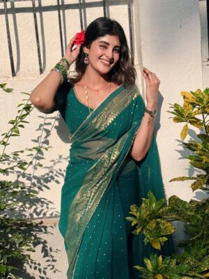 Nimeshika Radhakrishnan Instagram - 🍀☘️🍁🍁☘️🍀Bottled up with Love in &out 🌷
📸 : @bhuvana__official__ 🫠