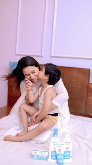 Nimisha Arora Instagram - A baby’s skin deserves nothing but the gentlest care 🤍✨ That’s why I trust @mamaearth.in Mamaearth Derma Soft Cream – co-created with dermatologists & moms.
With Sensicare Complex (Lauric Acid to soothe, Panthenol to hydrate & Ceramides to protect) 🌿, it keeps my little one’s skin soft, nourished & safe.
Clinically tested ✅, dermatologist approved ✅, and mom-approved ❤️
Because comfort for my baby = peace for me. 💕
#Mamaearth #DermaSoftCare #MomsTrustMamaearth #Ad #mamaearthdermasoft #Dermasoftcream #NimishaArora #Nimsstylefile #mamaearthbabyproducts #MomsCare #momsofinstagram