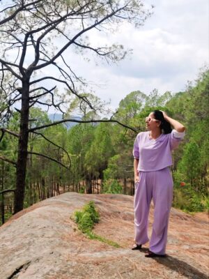 Nimisha Arora Instagram - Sukoon.....
#FamilyTrip #pinetrees #pinetreestate #nimstraveldiaries #NimsTravel #NimsTravels #NimishaArora #Nimsstylefile