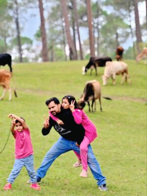 Nimisha Arora Instagram - Sukoon.....
#FamilyTrip #pinetrees #pinetreestate #nimstraveldiaries #NimsTravel #NimsTravels #NimishaArora #Nimsstylefile