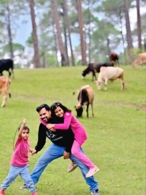 Nimisha Arora Instagram - Sukoon.....
#FamilyTrip #pinetrees #pinetreestate #nimstraveldiaries #NimsTravel #NimsTravels #NimishaArora #Nimsstylefile