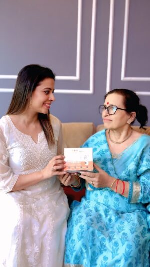 Nimisha Arora Instagram - Breathing made easy, caring made thoughtful 🤝
I recently gifted my mother-in-law the AGEasy by Max Group Portable Mesh Nebulizer with Display, and she’s already obsessed with how simple, silent, and effective it is! 💙
✅ Compact & lightweight
✅ Super silent
✅ LED display for battery & mode
✅ Comes with both child adult masks
Perfect for elders and the whole family’s respiratory care 🌿
👉 Shop now via link in bio or at ageasy.co.in and don’t forget to use my code NIMISHA15 for an extra 15% OFF 🎉
#AGEasy #MaxGroup #BreathingEasy #HealthAtHome #Nebulizer #FamilyCare #Ad #NimsstylefileXAgeEasy #Nimsstylefile #NimishaArora #PortableMeshNebulizer