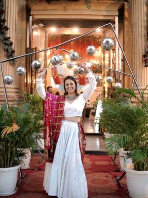 Nimisha Arora Instagram - Falguni Pathak dandiya beats happy souls twirling under the festive lights ✨💃 #GarbaVibes
What a night it was @divyabaveja @dv_events_2018 ❤️
#neondandiyanightgzb #NeonDandiyaNight #NeonDandiyaNight2025 #DandiyaNight2025 #Nimsstylefile #NimishaArora