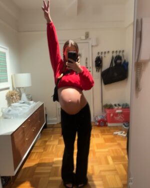 Nina Agdal Instagram - Ep 7 of @paulamericanmax documents by far the most vulnerable and beautiful experience of my life. Watch on @streamonmax 

Ps. I loved reading birth stories when I was pregnant but I wish I had seen more positive ones, so I included my positive Pitocin story at the end of this slide