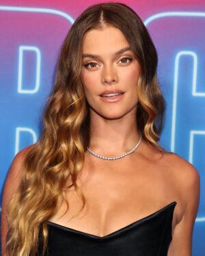 Nina Agdal Instagram - My fiancé convinced me to do a reality tv show @paulamericanmax 🫣 Episode 2 is live now on HBO MAX featuring me finding out im pregnant 

Styling @jamiefrankel 
HMU @adammaclay @julietteperreux