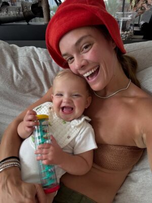 Nina Agdal Instagram - Happy 1st birthday to our baby girl, Esmé. Thanking God every day for you. Keep dancing to the beat of your own drum lady bug. Mommy loves you sooo much!! 💞