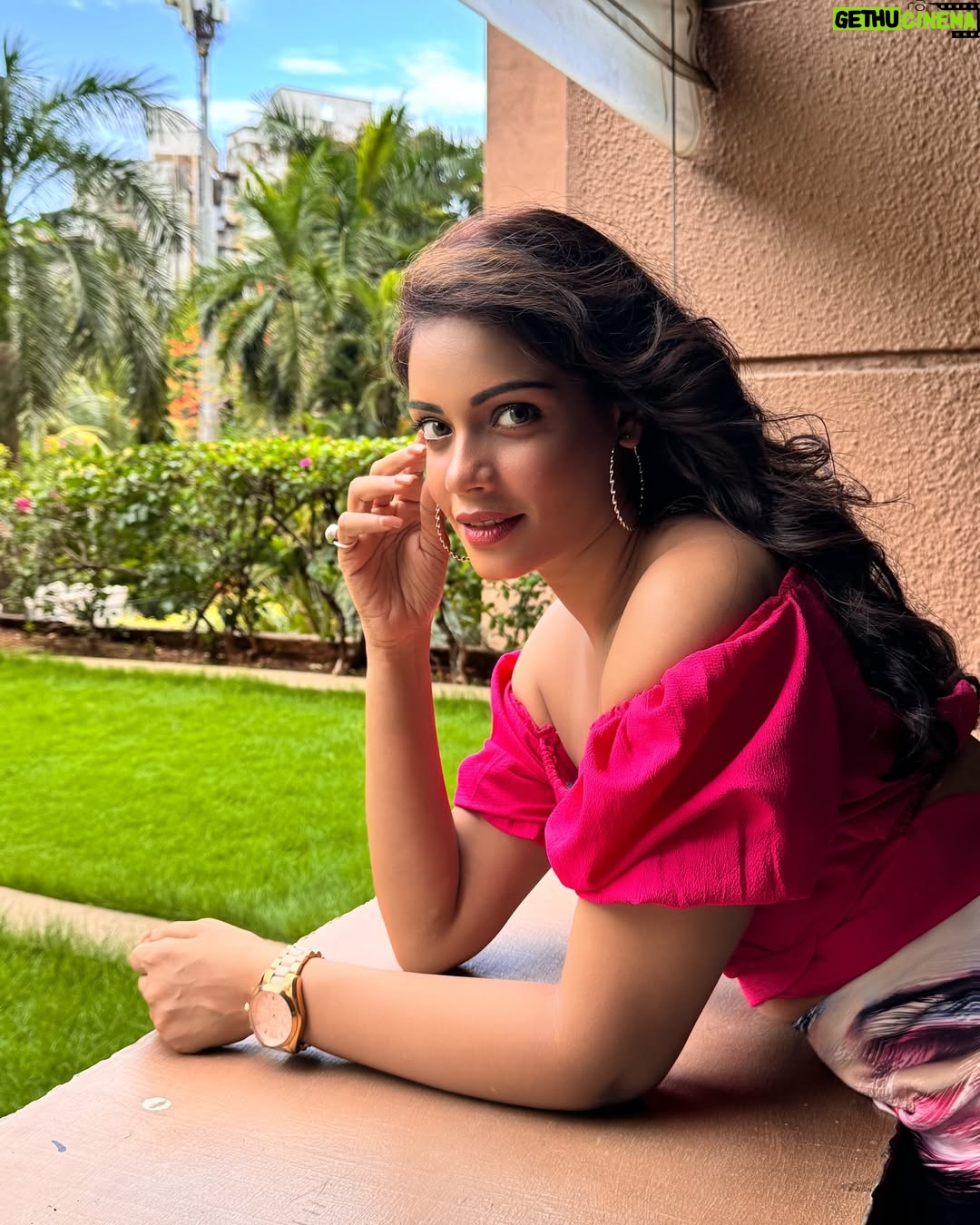 Nisha Neha Nayak - 1.1K Likes - Back to college! 

#actor #shootdiaries #fyp