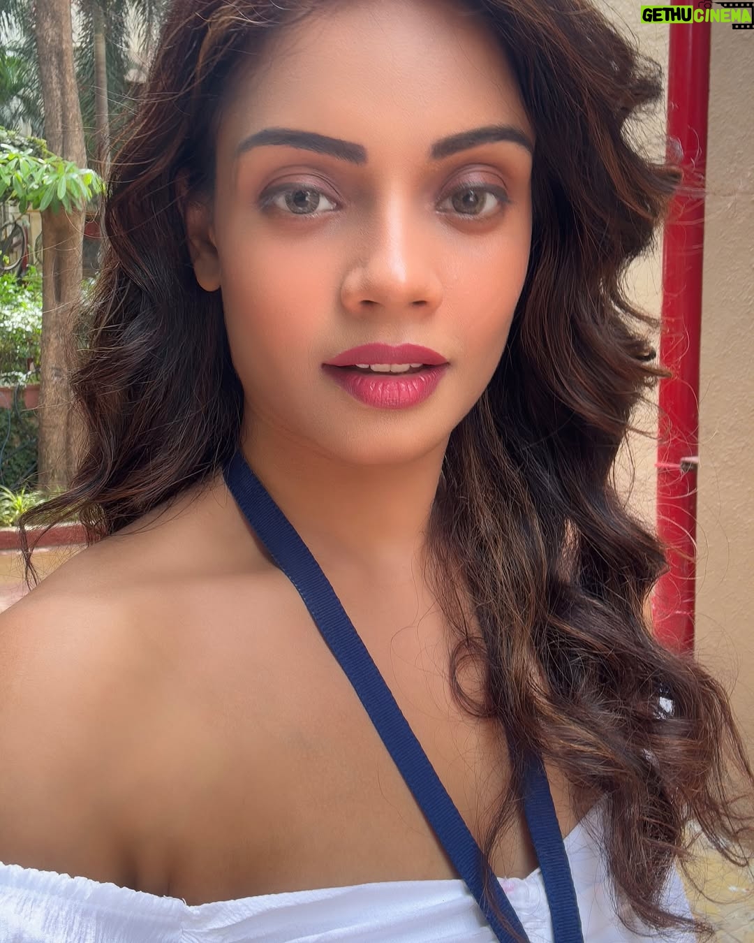 Nisha Neha Nayak - 1.1K Likes - Back to college! 

#actor #shootdiaries #fyp