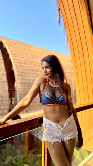 Nisha Neha Nayak Instagram - This trend but in saree 🫰🏻
#reelitfeelit