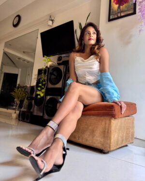 Nisha Neha Nayak Instagram - I’m just a girl 🩵
Photooftheday, western wear, colour of the day, potrait, photography, images, beauty, fashion
