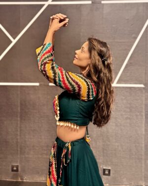 Nisha Neha Nayak Instagram - Happy Navratri!
📸 @aakanksha5678
#garbalover #navratri2024 #durgapuja2024 #garbaddance #navratrispecial