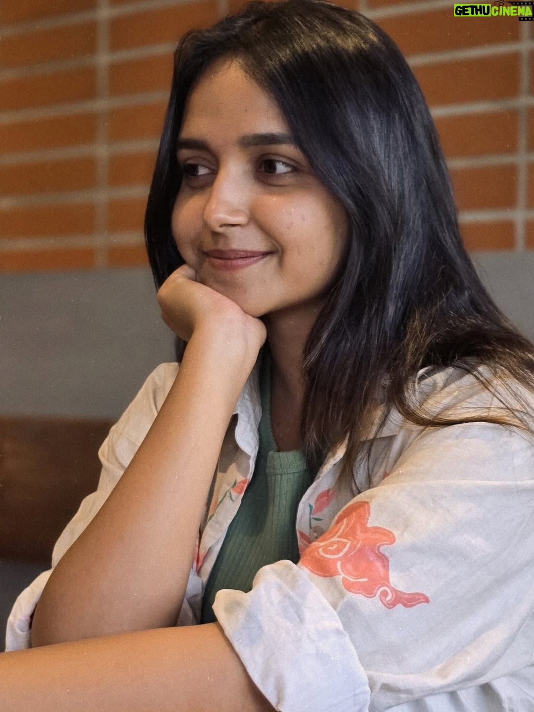 Nisha Ravikrishnan - 119K Likes - ನನ್ನಾಣೆ ರೀ !!! 🫢

Pc: love my photographer too😘 @nagashree__begar