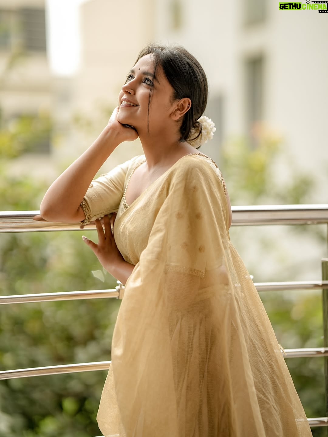 Nisha Ravikrishnan - 140.5K Likes - ಯಾರೆ ನೀನು !?🕊

Outfit : @rentyourlook_by_chandangowda 🫶
Pc:@sandeep__photograph_ 🫰🏻
Makeover:@thanumakeuphairartist 🫰🏻