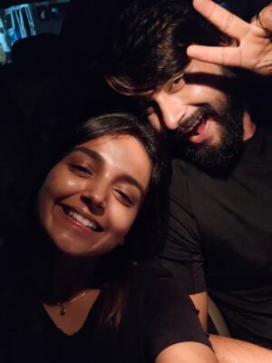 Nisha Ravikrishnan Instagram - Just me & my fav🫰🏻