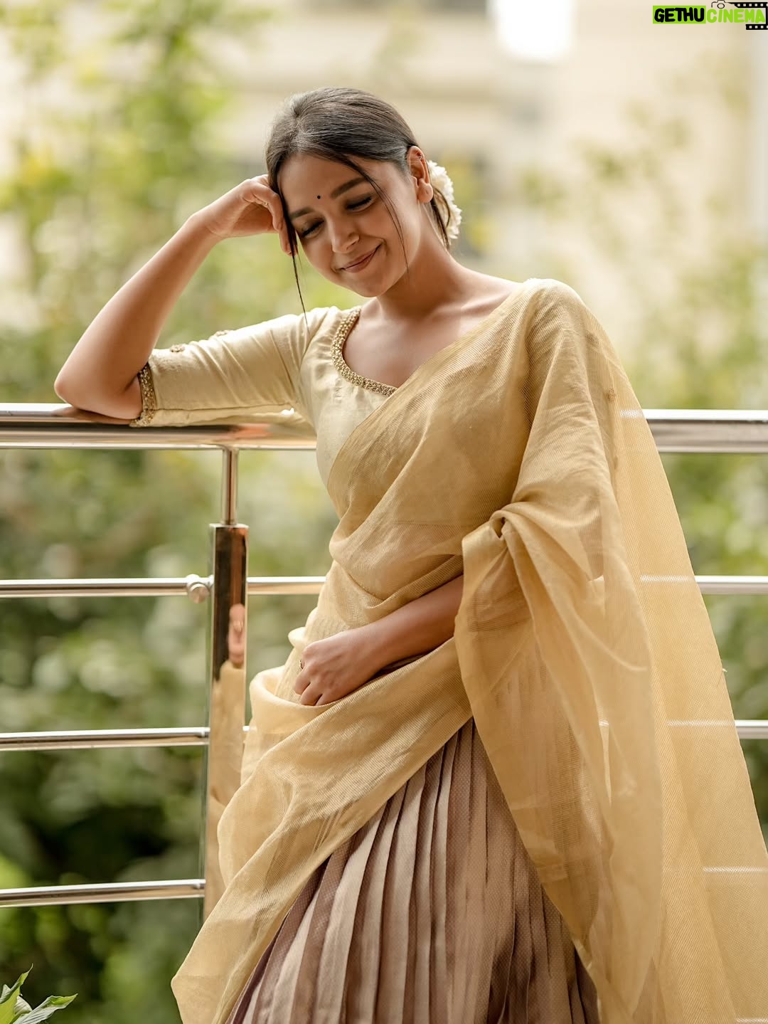 Nisha Ravikrishnan - 140.5K Likes - ಯಾರೆ ನೀನು !?🕊

Outfit : @rentyourlook_by_chandangowda 🫶
Pc:@sandeep__photograph_ 🫰🏻
Makeover:@thanumakeuphairartist 🫰🏻