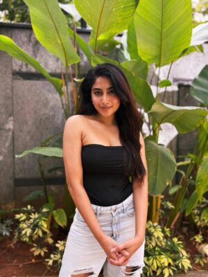 Nishvika Naidu Instagram - From my draft, to your feed 🌸 happy weekend