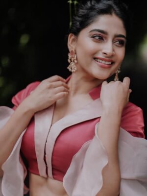 Nishvika Naidu Instagram - Twirling through lifeeeee 🌸
.
.
.
.
.
.
.
.
.
Styling: @likitha_suresh_
Outfit: @kushisampathkumar_couture
Jwellery: @purple_box_by_manasvi
Photography: @naveenvcphotography
Make up : @tintedhuesbysonali