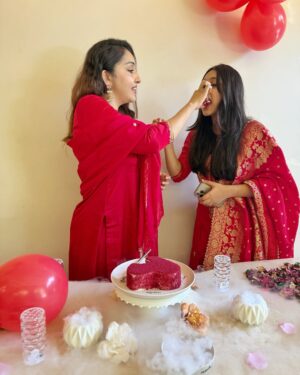 Nithya Das Instagram - Another year closer to my inner child 
Pic: @dr.fabith