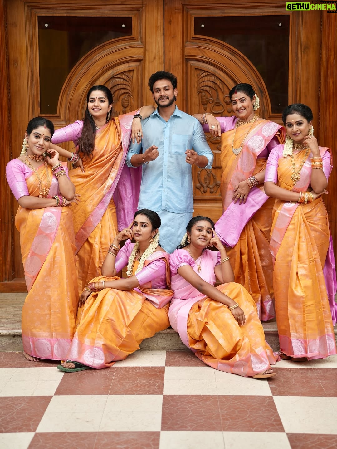 Nithya Ram - 68.2K Likes - “The real definition of expandable force? This Set Anna squad 💥💪”
.
.
.
#annaserial #sivabalan #actor #acting