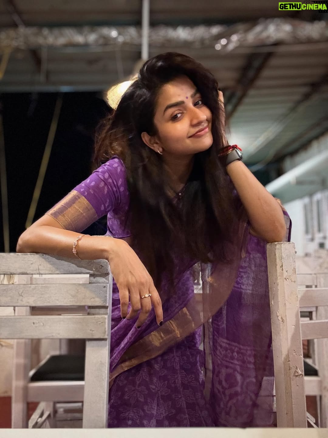 Nithya Ram - 106.8K Likes - 💜  #menmetime #sareeswag #breezyevening #soulfulvibes