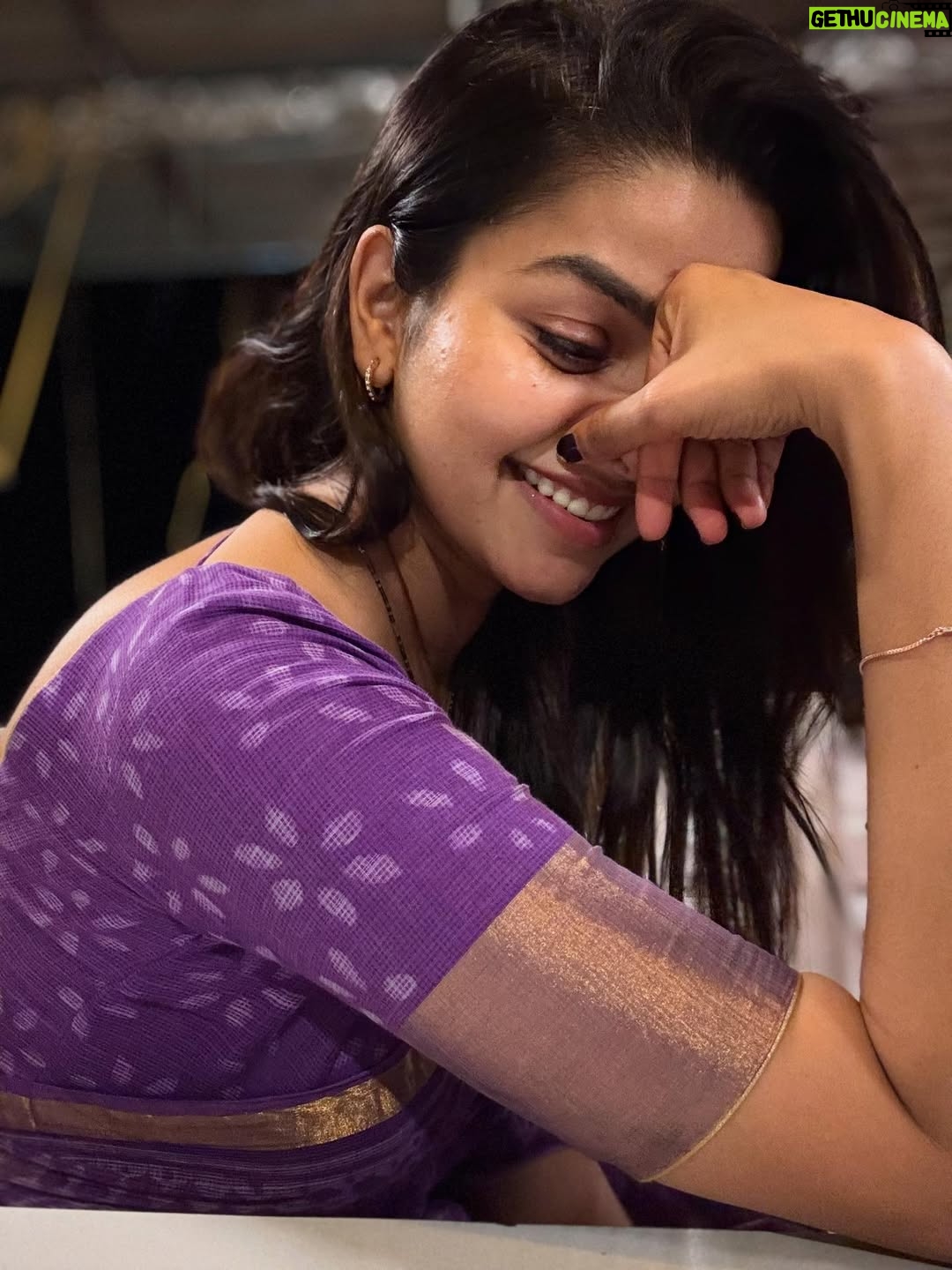 Nithya Ram - 106.8K Likes - 💜  #menmetime #sareeswag #breezyevening #soulfulvibes