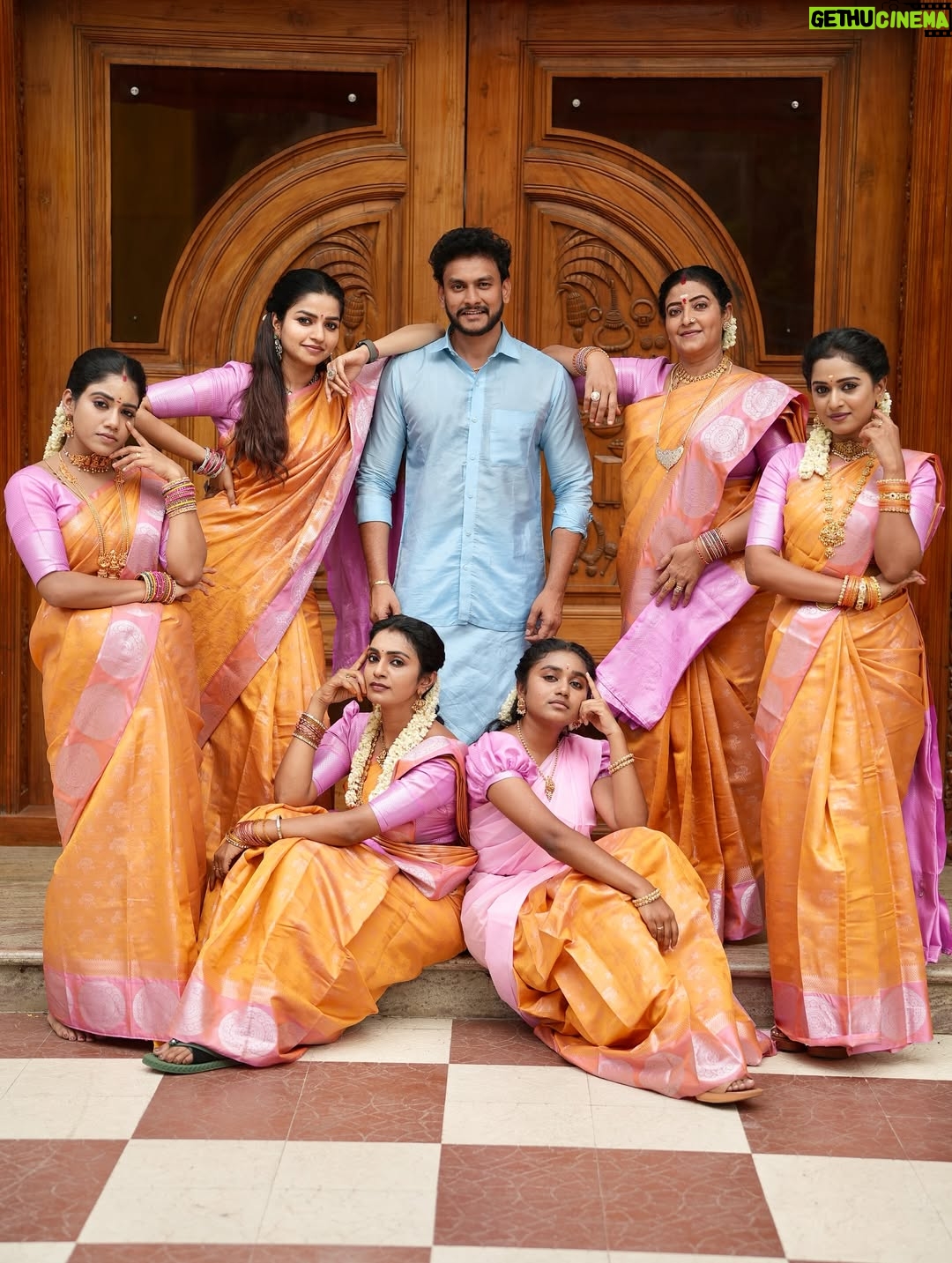Nithya Ram - 68.2K Likes - “The real definition of expandable force? This Set Anna squad 💥💪”
.
.
.
#annaserial #sivabalan #actor #acting