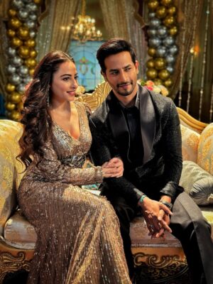 Niyati Fatnani Instagram - Pretty perfect when you shoot with friends🫰
 
Styled by: @partho_ghoshal 

#friends #abhimita #happyplace #perfect