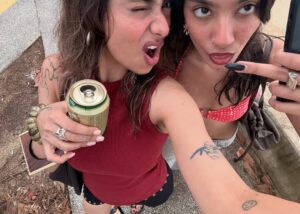 Noharika Gangaramany Instagram - one dc plz 🥌⭐️⛱️💿🤘🏽🥤🥢🫣