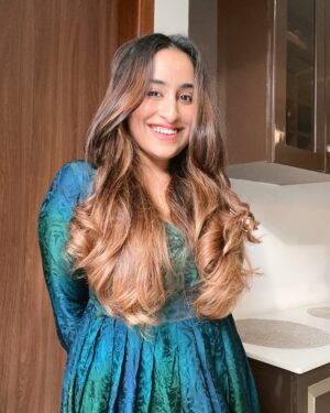 Noopur Kalra Instagram - Manifesting my way into being your next hair care ambassador ✨💁♀️😅