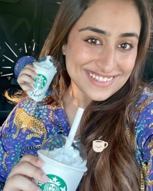 Noopur Kalra Instagram - The past two weeks have been a mix of everythingāfashion moments that made me feel me āØ, baby snuggles that made my heart melt š„¹, and date nights that reminded me why love is in the little things š. Some days feel like a whirlwind šŖļø, others like a warm hug š¤, but every single one is a piece of the story I wouldnāt trade for anything. ā¤ļø
Whatās been the best part of your February so far? š¬šš¼ #LifeLately #FebruaryRecap #OOTD #MomLife #DateNightVibes #noopurkalra