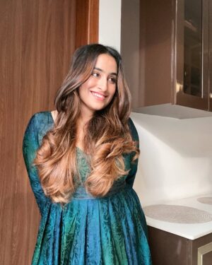 Noopur Kalra Instagram - Manifesting my way into being your next hair care ambassador ✨💁♀️😅