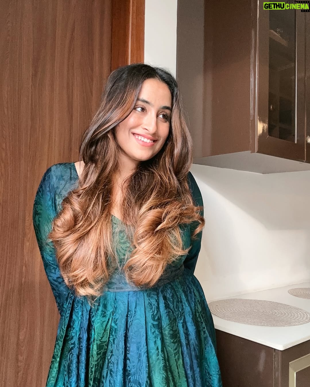 Noopur Kalra - 2.8K Likes - Manifesting my way into being your next hair care ambassador ✨💁‍♀️😅