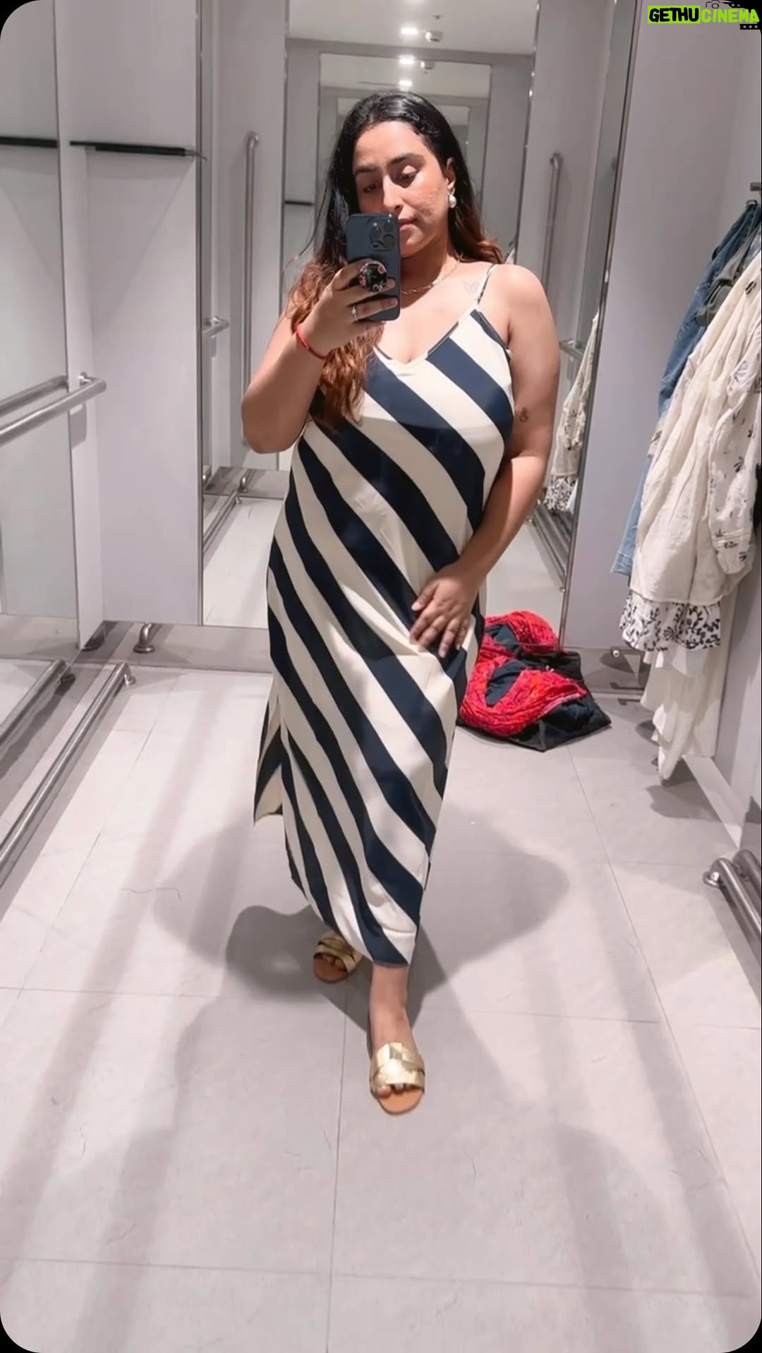 Noopur Kalra - 2.4K Likes - Outfits I tried out as a curvy girl! Which ones should I have picked up? 
.
#noopurkalra 
.
Westside, curvy girls, moms , shopping