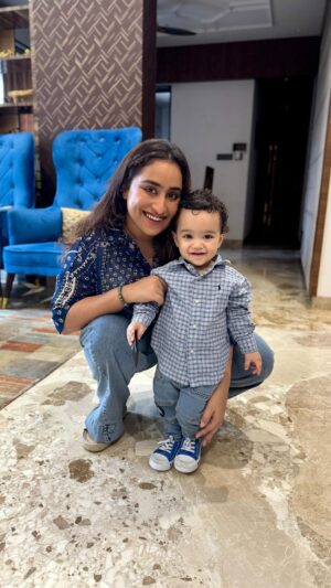 Noopur Kalra Instagram - January 2024 vs December 2024. How fast things change š„¹š§æ.
.
#noopurkalra #momlife