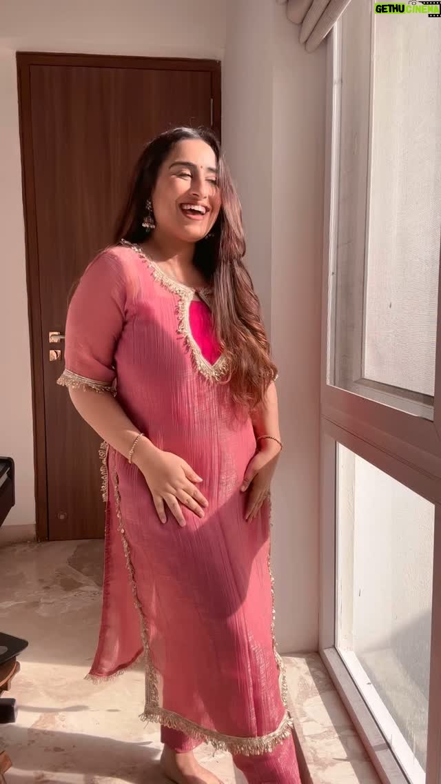 Noopur Kalra - 1.9K Likes - Gave this saree a makeover how do you like it ? 🤭🩷 #noopurkalra