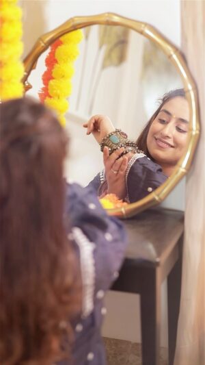 Noopur Kalra Instagram - My 1/7 #festivelookswithnoopa . 
Comment down Link for the outfit details. Make sure you’re following me to get the link directly in your dm ❤️
.
#noopurkalra 
.
[Festive fashion, Indian festive wear, Diwali outfit ideas, Ethnic fashion trends, Traditional outfit inspiration, Festival season style, Festive glam look, Designer festive outfits, Party wear for Diwali, Festive wardrobe essentials, Navratri, Navratri outfits]