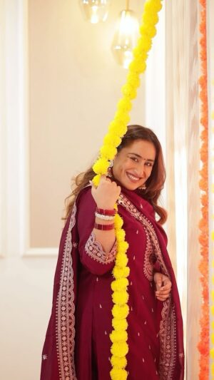 Noopur Kalra Instagram - Look like a š£ this Diwali š
Jewellery: @vachijewels
.
#dhanteras #diwali #noopurkalra