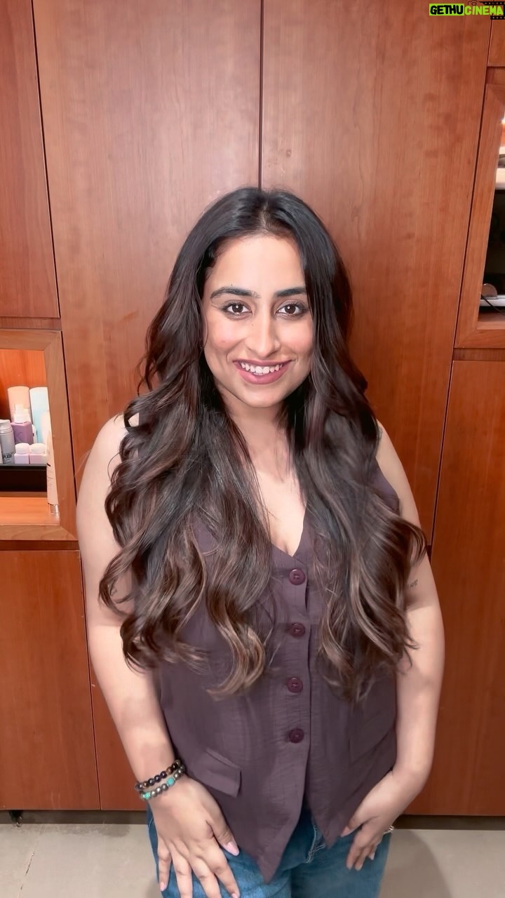 Noopur Kalra - 1.4K Likes - To healthy, freshly cut and colored hair. 💇‍♀️
I was so done with the worn out blonde hair color and went for something classic and evergreen. @nish_devid always comes through ❤️ @page3kilpauk 
.
#noopurkalra