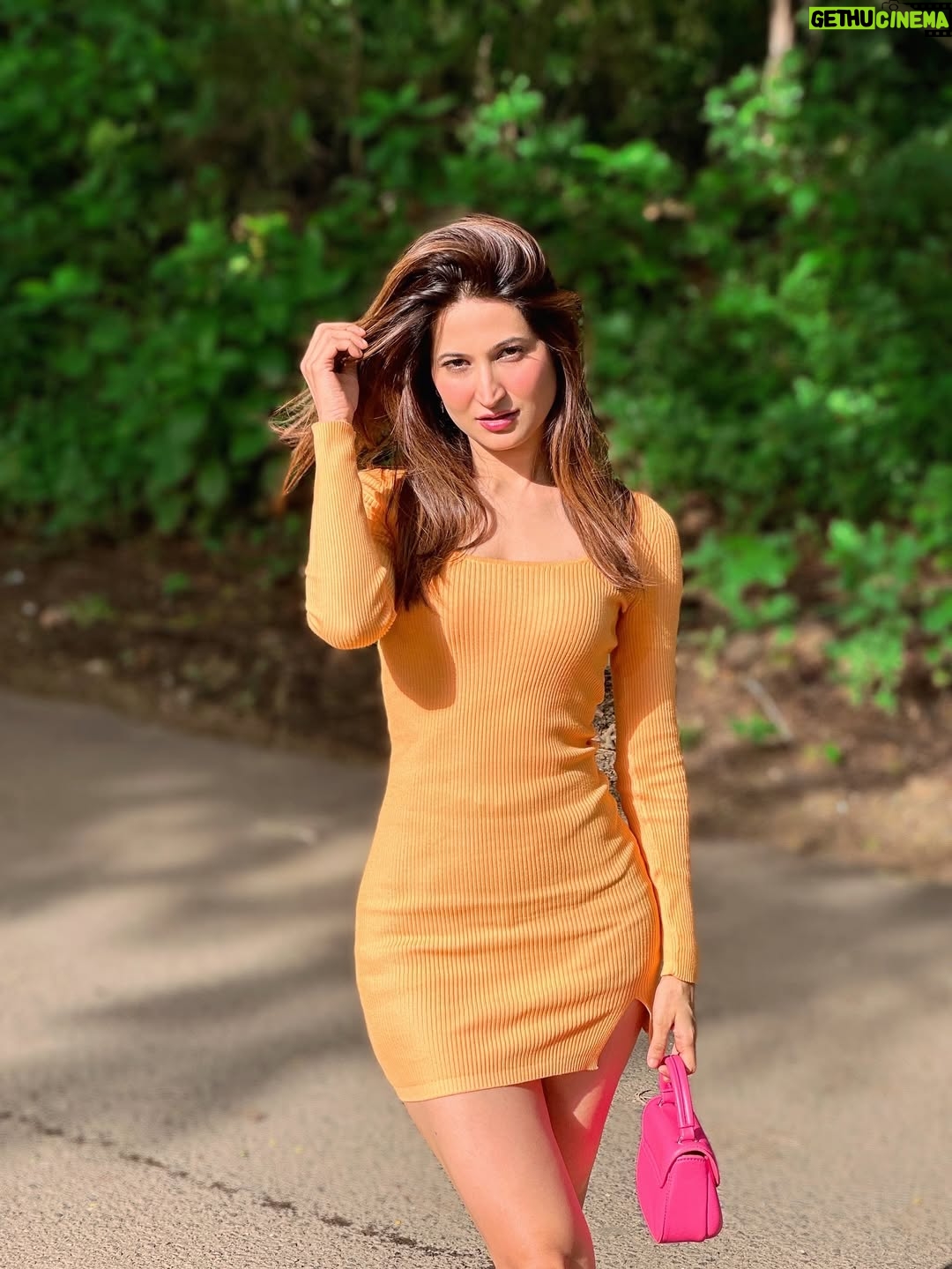 Noorin Sha - 12.7K Likes - Breathe if I’m your favourite 🧡

#notyourbaby #notypurbarbiegirl #orangeisthenewblack #ootd #kbye