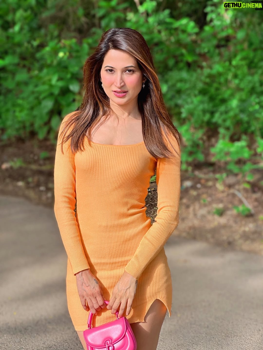 Noorin Sha - 12.7K Likes - Breathe if I’m your favourite 🧡

#notyourbaby #notypurbarbiegirl #orangeisthenewblack #ootd #kbye